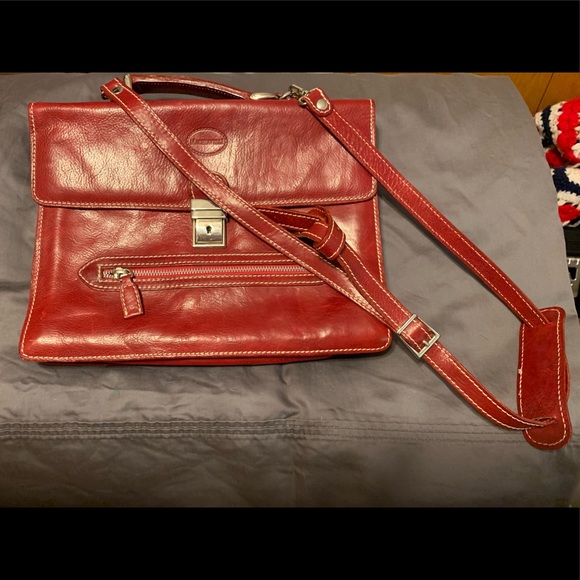 Beautiful business leather tote. - Picture 3 of 11
